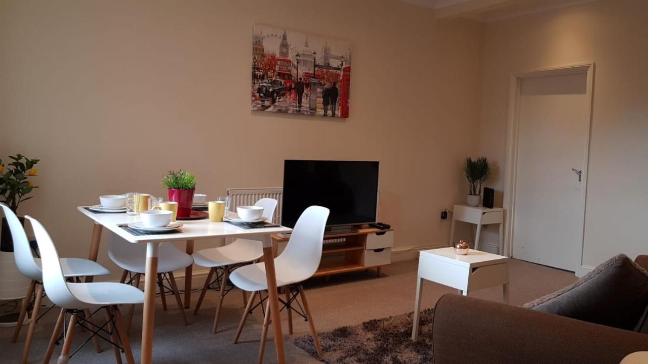 Bellaliving 2 Bedroom Apartment - Luton ลูตัน ภายนอก รูปภาพ